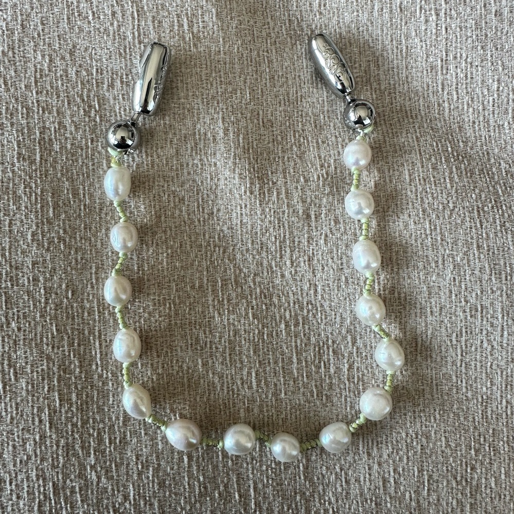Ossa New York Pearl Wristlet iPhone chain